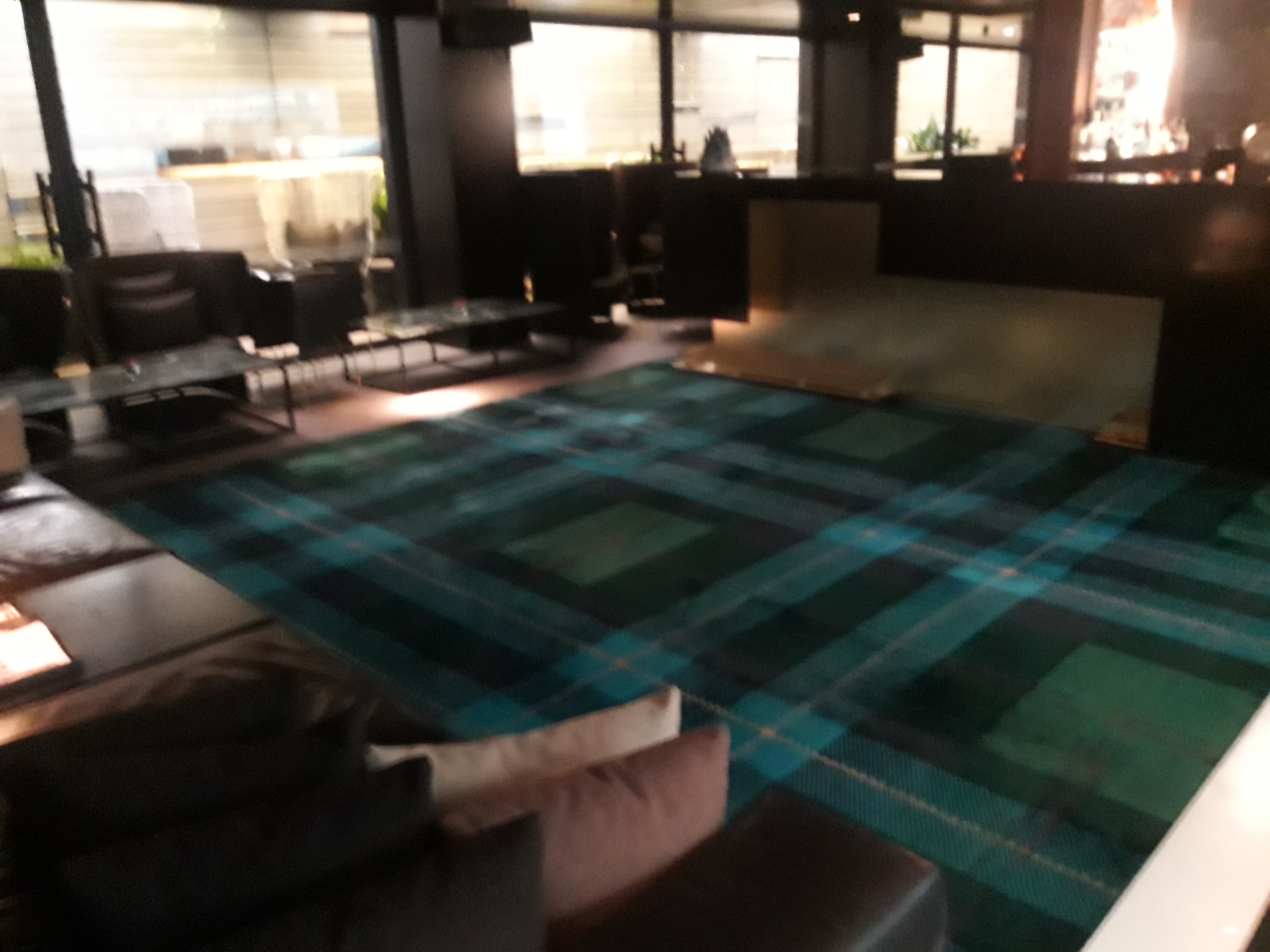 Limpieza de tapicería de sofá y alfombra en Barcelona a domicilio