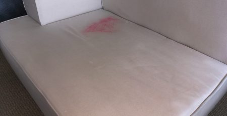 Antes y despues de demanchado en butaca