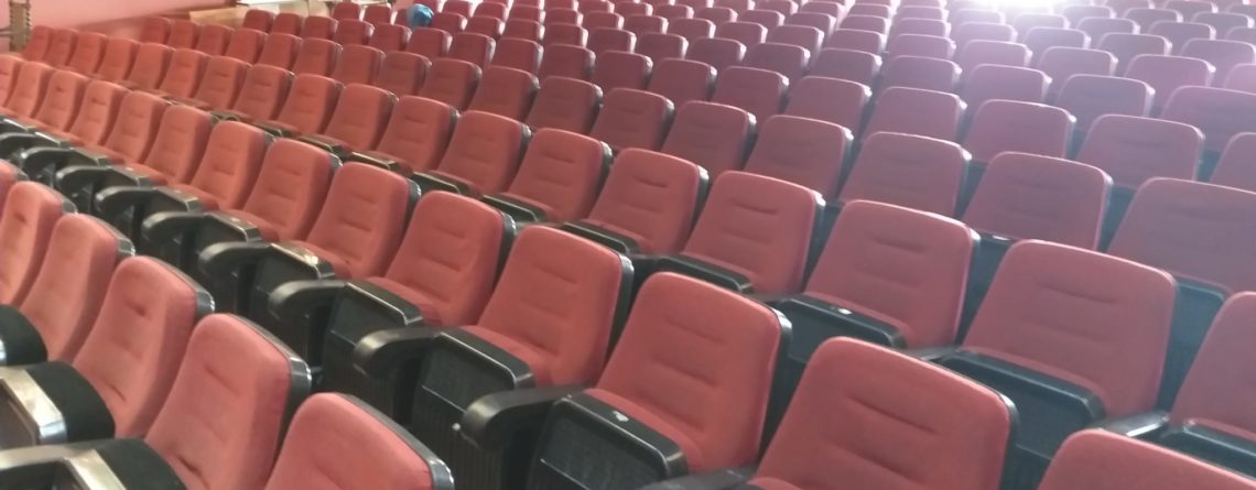 Limpieza de butacas de cines, teatros o embarcaciones