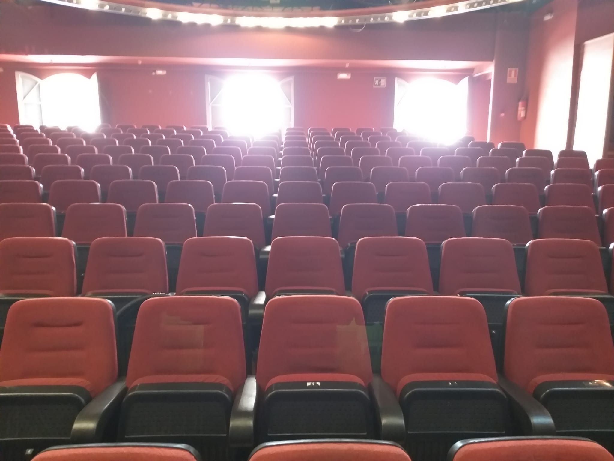 Limpieza de butacas de cines, teatros o embarcaciones