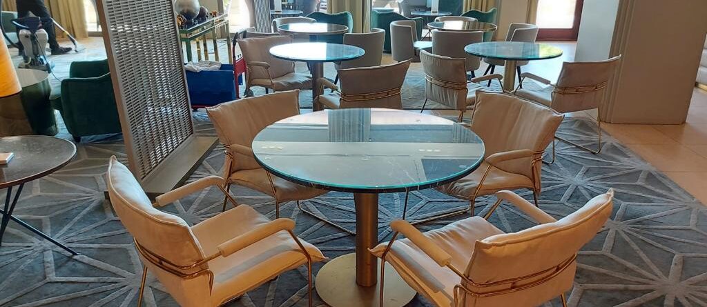 Limpieza de alfombras y tapicerias de zonas comunes en Hotel Miramar Barcelona